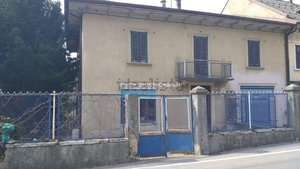 casa indipendente in vendita a Serina