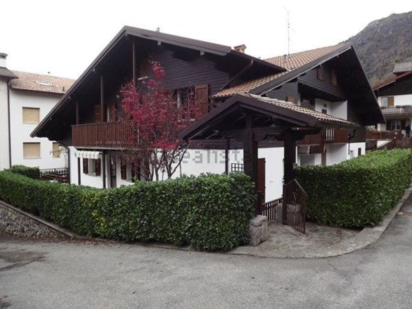 casa indipendente in vendita a Serina