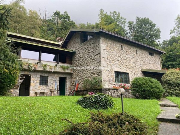 casa indipendente in vendita a Serina