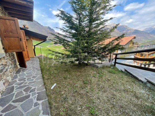 casa indipendente in vendita a Serina