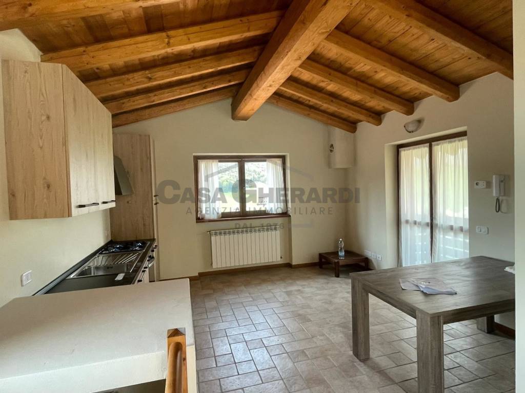 casa indipendente in vendita a Serina