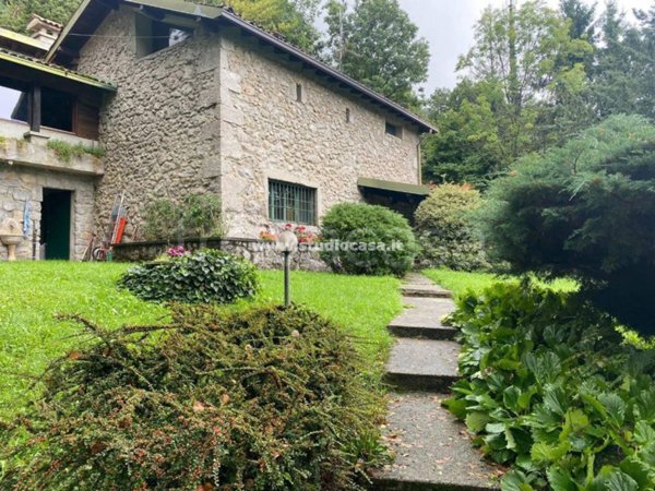casa indipendente in vendita a Serina