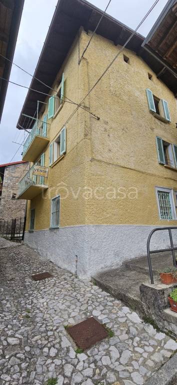 casa indipendente in vendita a Serina