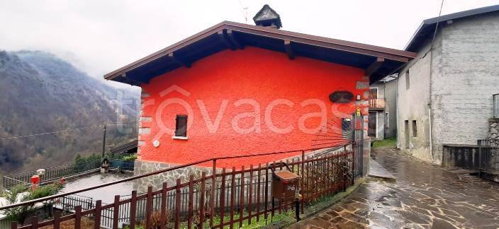 casa indipendente in vendita a Serina