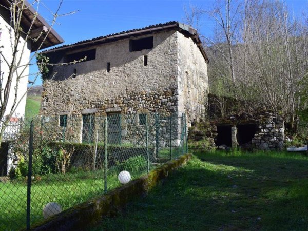 casa indipendente in vendita a Serina