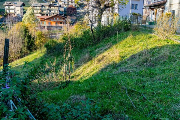 terreno edificabile in vendita a Serina