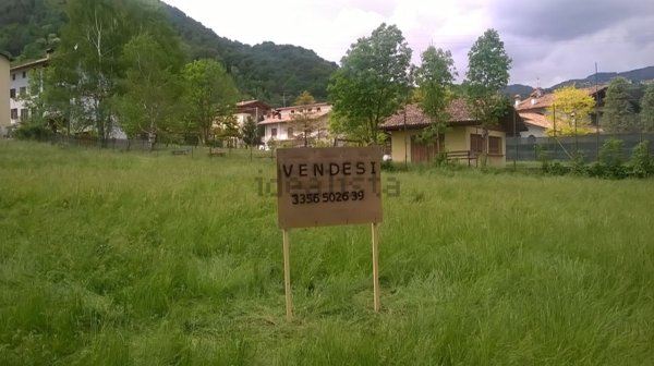 terreno edificabile in vendita a Serina