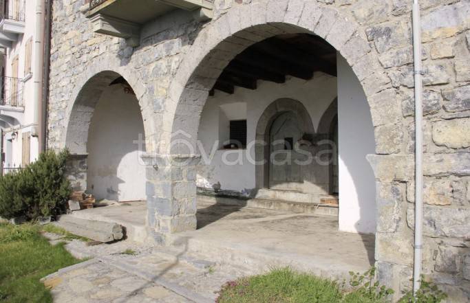 casa indipendente in vendita a Serina