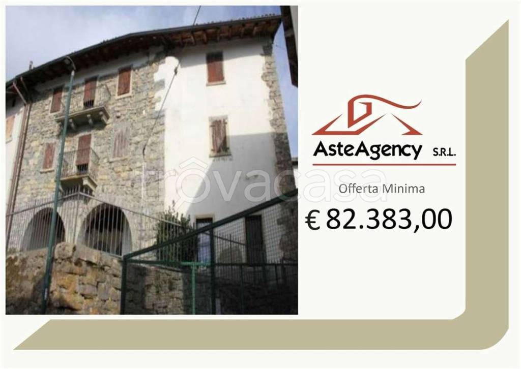 casa indipendente in vendita a Serina