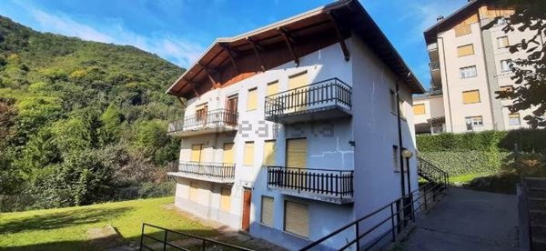 casa indipendente in vendita a Serina