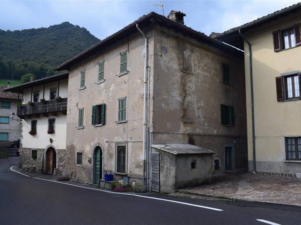 casa indipendente in vendita a Serina