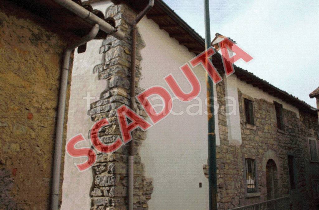 casa indipendente in vendita a Serina