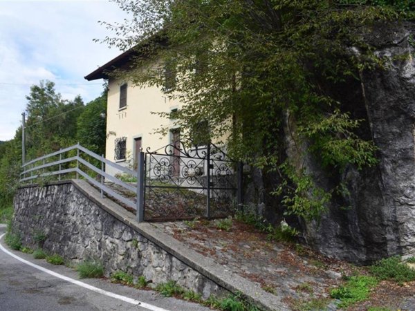 casa indipendente in vendita a Serina