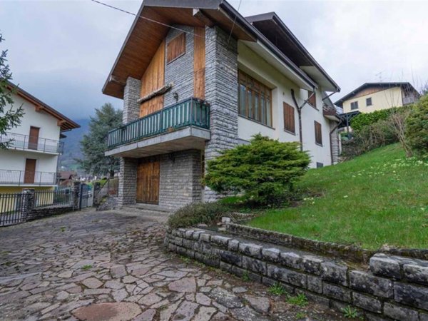 casa indipendente in vendita a Serina