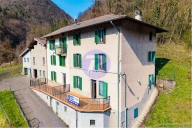 casa indipendente in vendita a Serina