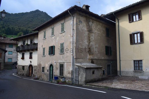 casa indipendente in vendita a Serina