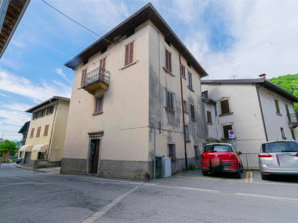casa indipendente in vendita a Serina