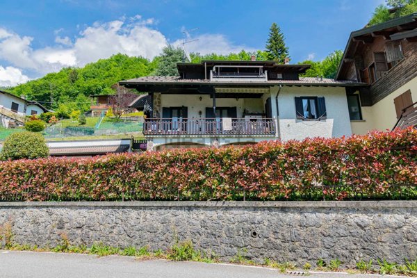 casa indipendente in vendita a Serina