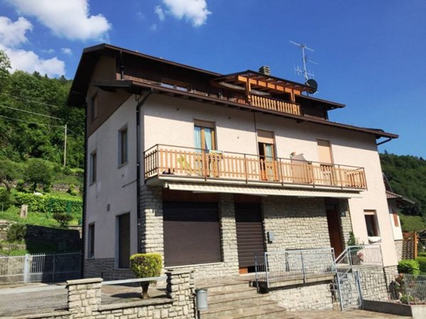 casa indipendente in vendita a Serina