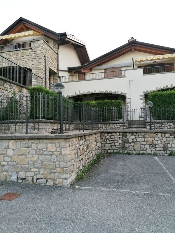 appartamento in vendita a Serina