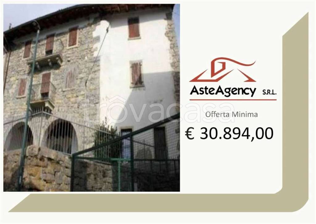 casa indipendente in vendita a Serina