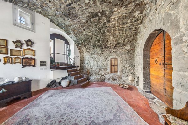 casa indipendente in vendita a Solto Collina