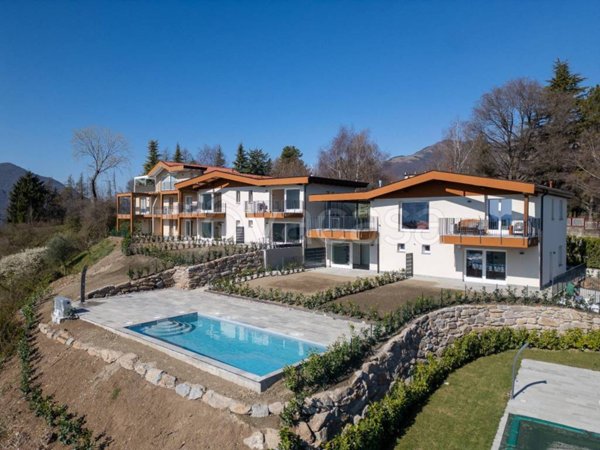 appartamento in vendita a Solto Collina in zona Esmate