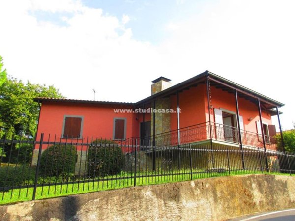 casa indipendente in vendita a Solto Collina