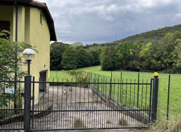 casa indipendente in vendita a Solto Collina