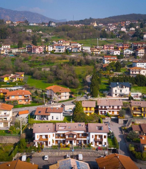 appartamento in vendita a Solto Collina