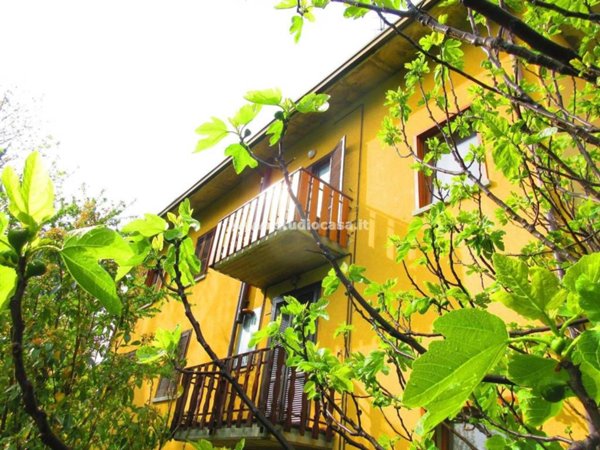 appartamento in vendita a Solto Collina in zona Esmate