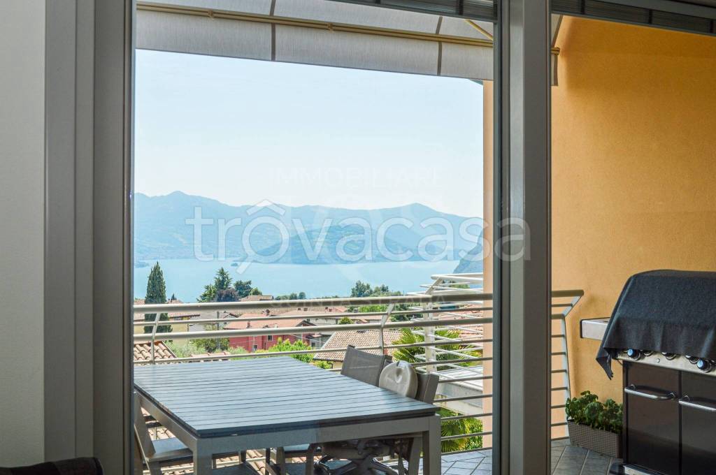 appartamento in vendita a Solto Collina