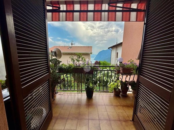 appartamento in vendita a Solto Collina