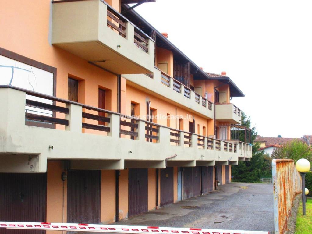 appartamento in vendita a Solto Collina