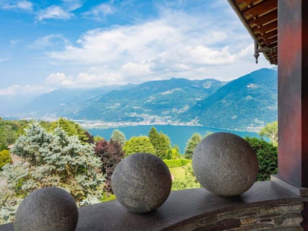casa indipendente in vendita a Solto Collina