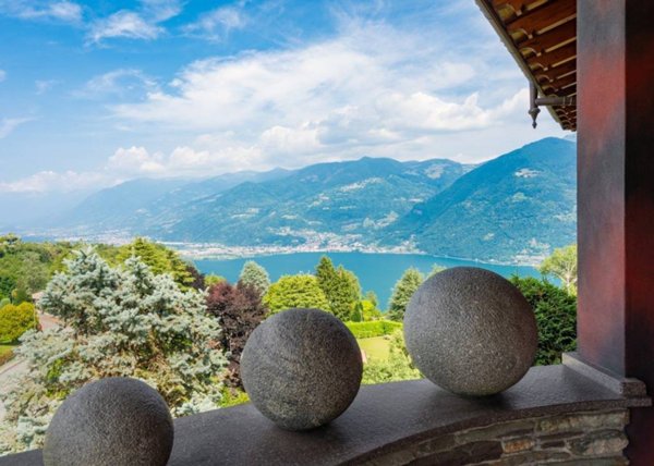 casa indipendente in vendita a Solto Collina