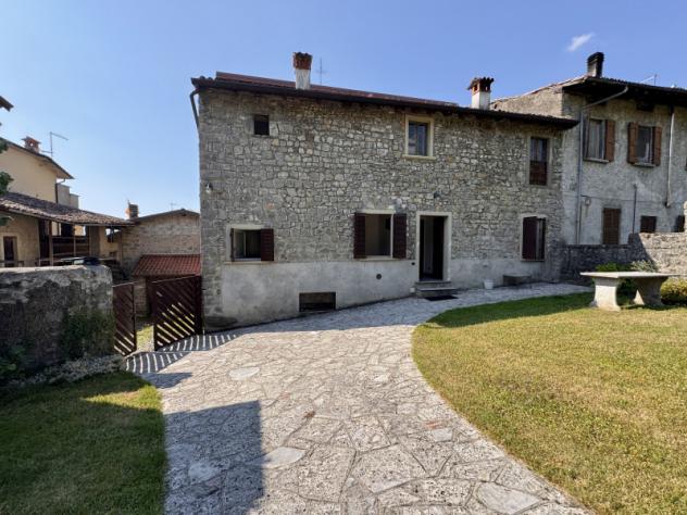 casa indipendente in vendita a Solto Collina