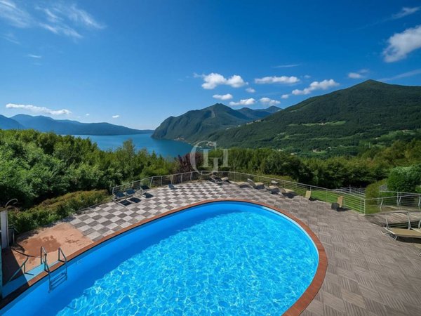 appartamento in vendita a Solto Collina