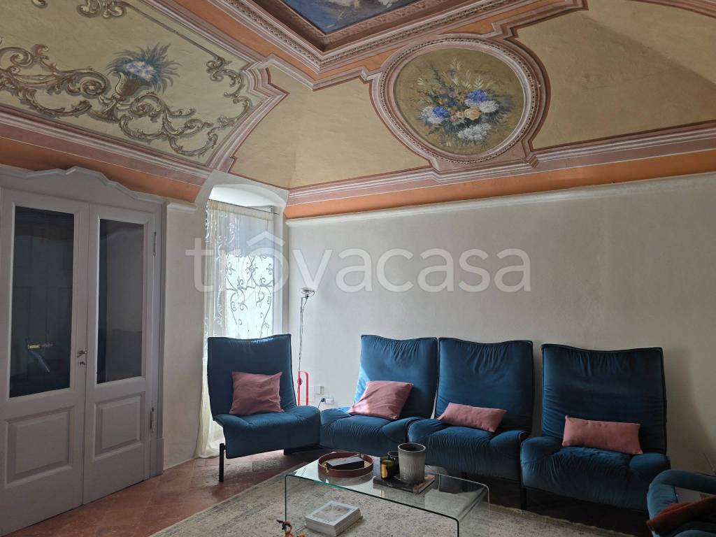 casa indipendente in vendita a Solto Collina