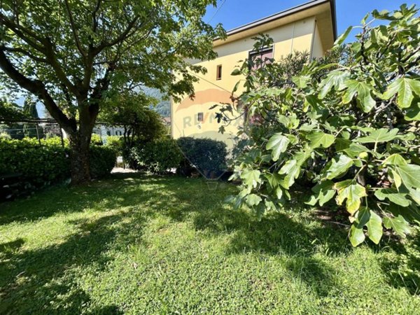 appartamento in vendita a Solto Collina