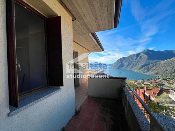 appartamento in vendita a Solto Collina