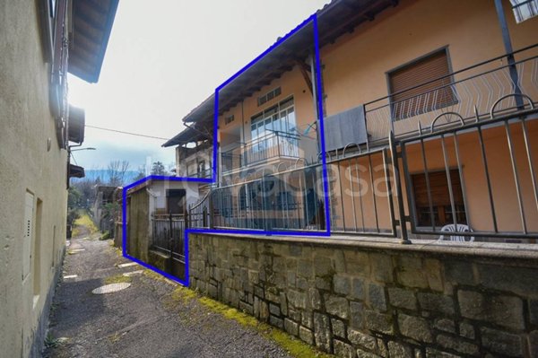 casa indipendente in vendita a Solto Collina in zona Esmate