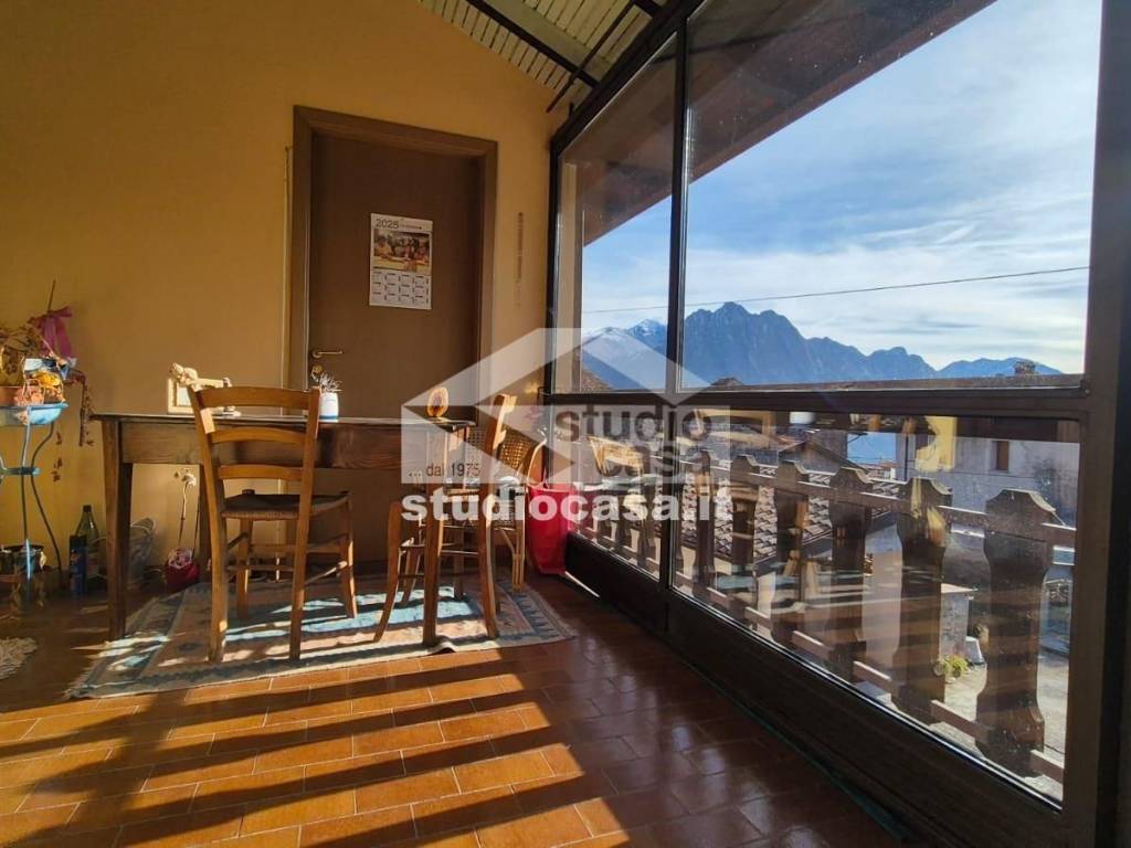 appartamento in vendita a Solto Collina