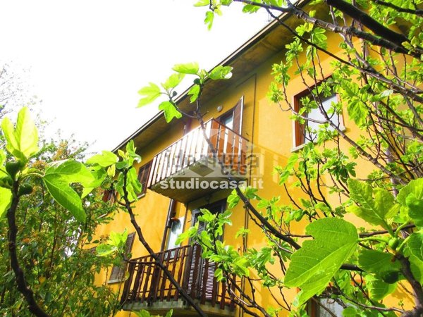 appartamento in vendita a Solto Collina