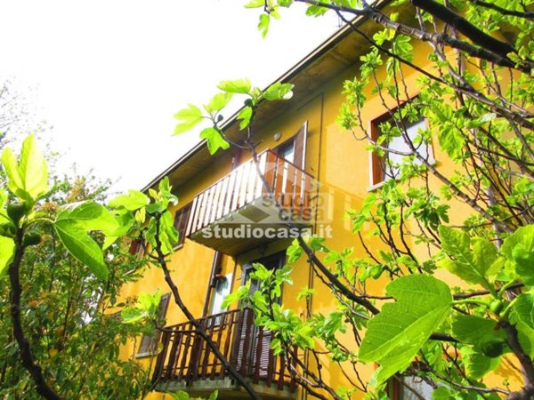 appartamento in vendita a Solto Collina in zona Esmate