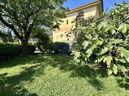 appartamento in vendita a Solto Collina