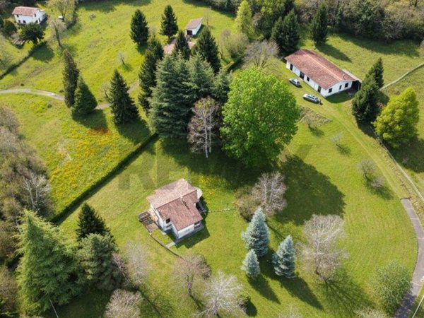 casa indipendente in vendita a Solto Collina