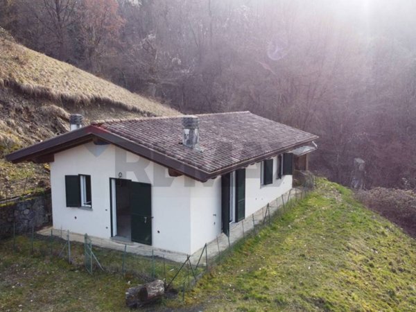 casale in vendita a Solto Collina
