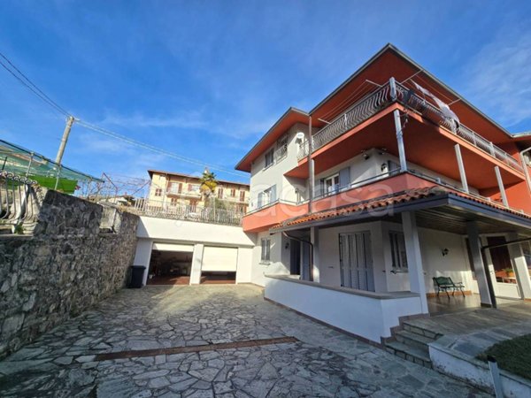 casa indipendente in vendita a Solto Collina in zona Esmate