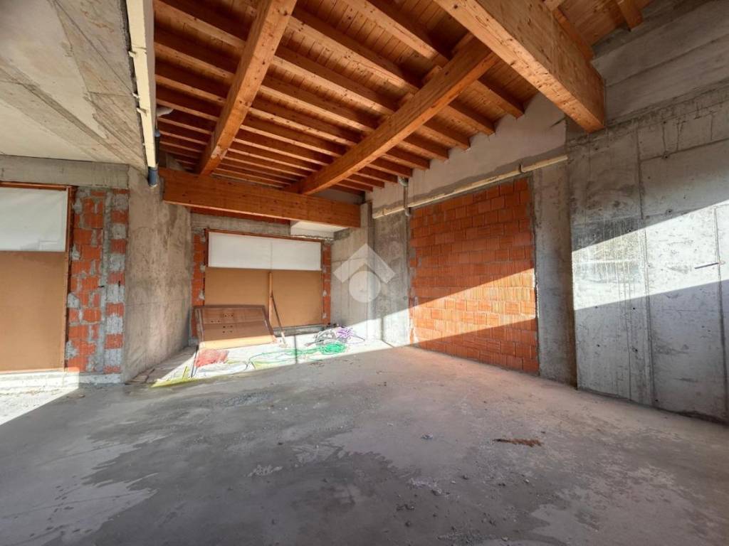 casa indipendente in vendita a Solto Collina
